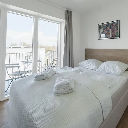 Fantastic W Balcony 5 *